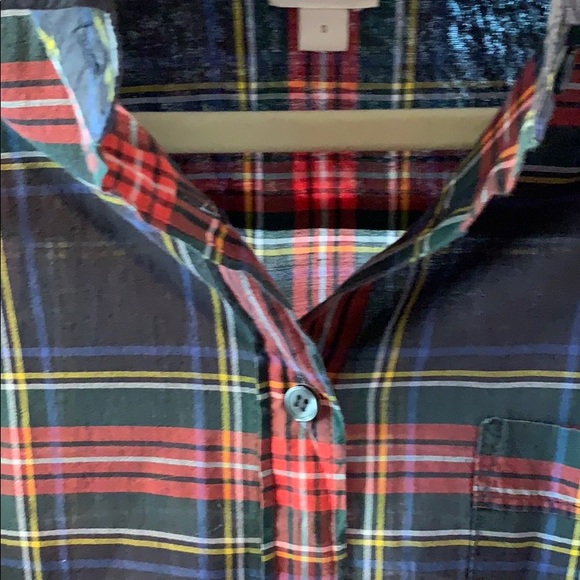 JCrew button down. Size 2 - Picture 5 of 5